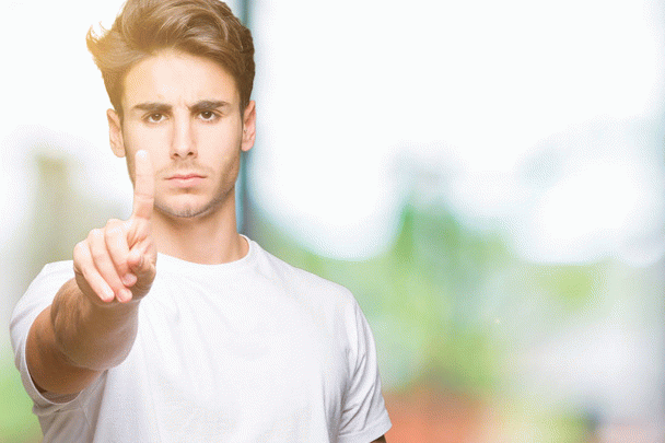 آموزش کامل بازاریابی آنلاین: 10 سوال متداول با پاسخ‌های جامع